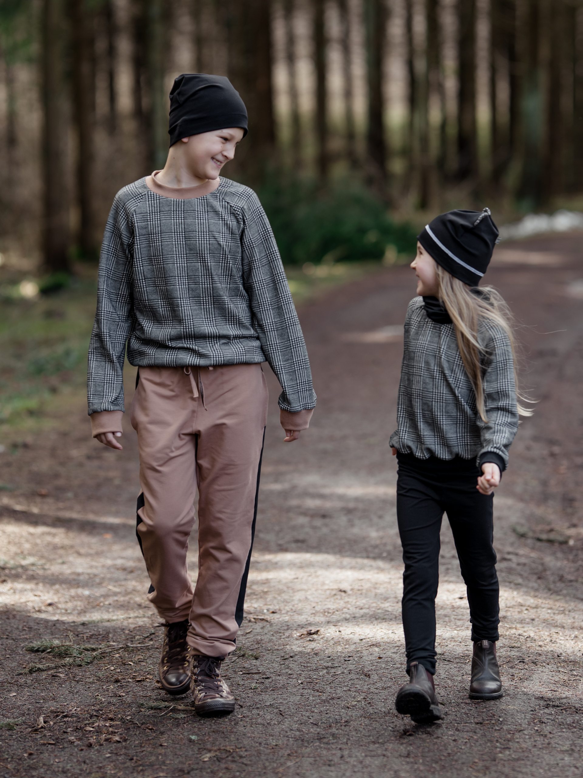 Languotas džemperis, unisex, 3 spalvos